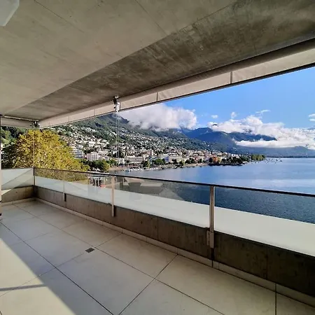 Lake View Penthouse Apt 701 Air-conditioned Apartment Locarno