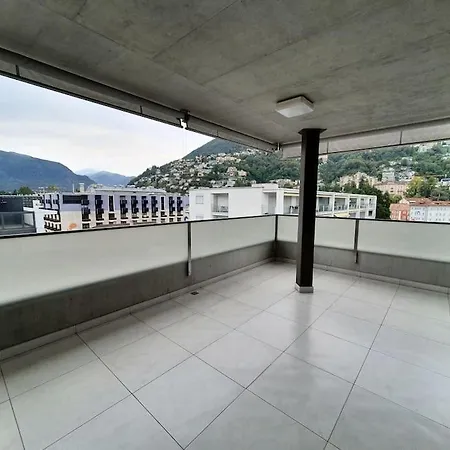 Lake View Penthouse Apt 701 Air-conditioned * Locarno
